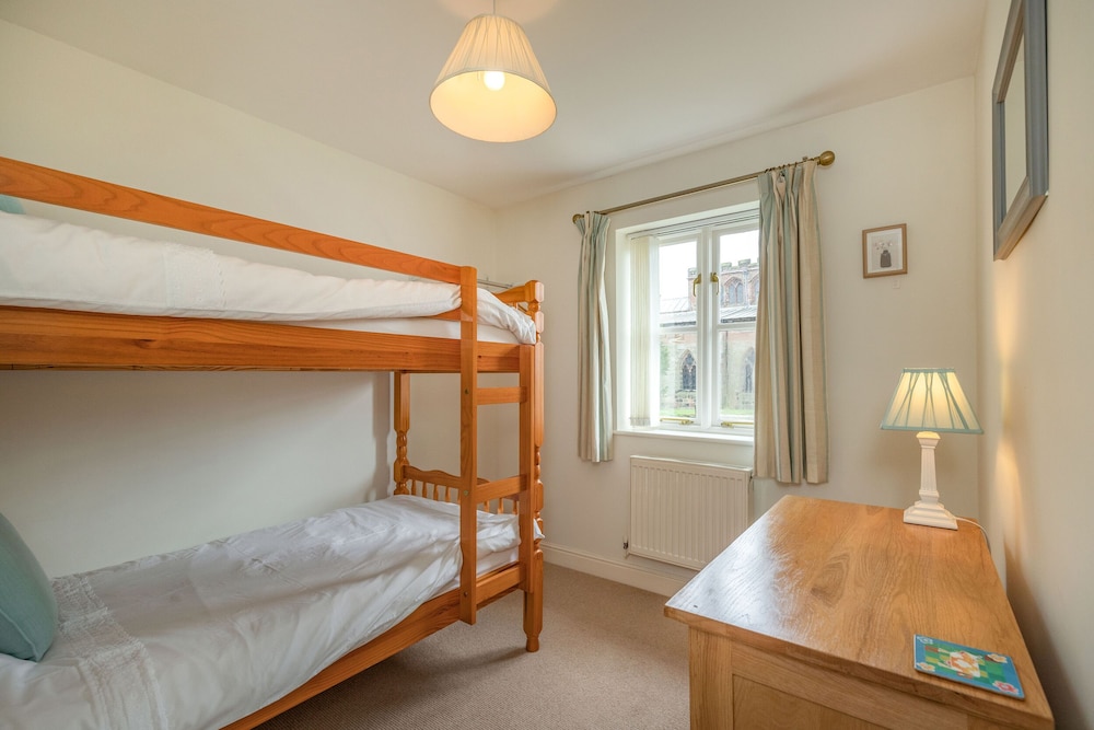 Crewe Vacations - 4 Aldelyme Court - Property Image 8