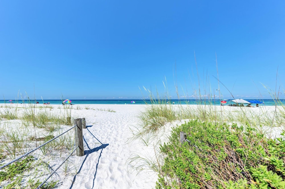 Anna Maria Island Beach Sands 202-private Beach Access-heated Pool