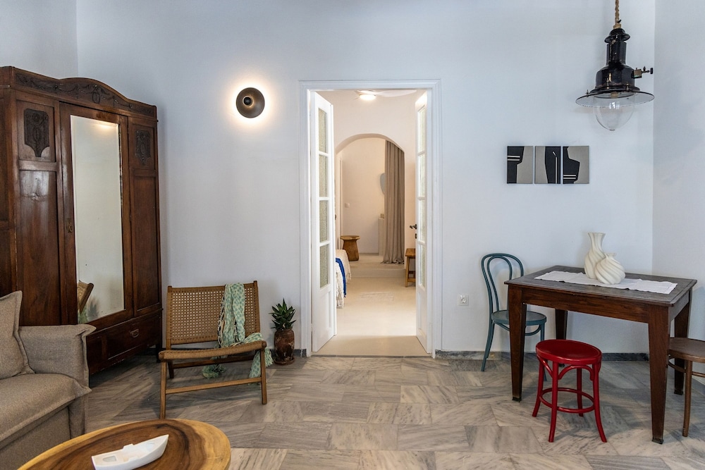 Aelios Cycladic House