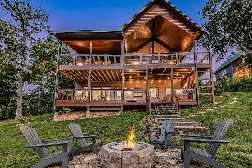 Panoramic Pointe 2 Bedroom Cabin