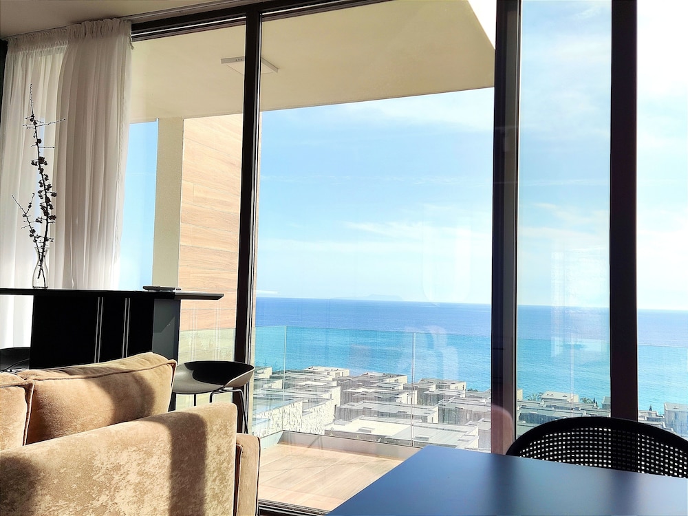 Olea Residence, Luxury sea View Apartment With Private Beach