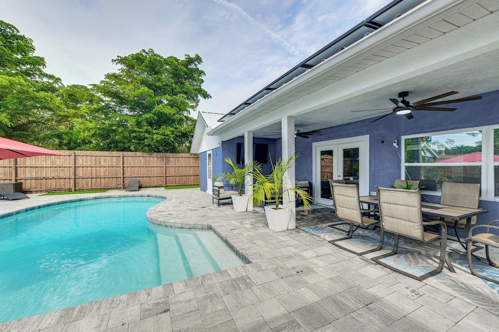 Backyard w/ Pool & Games! Family Home in Bradenton