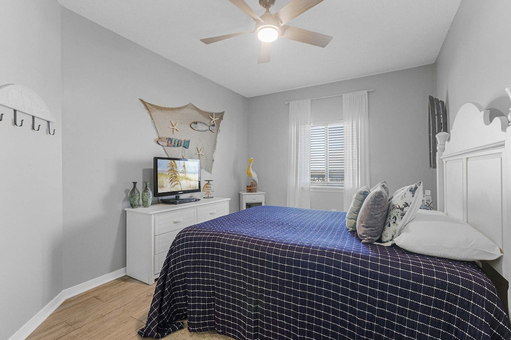 Palms 915- Premier Beachfront Condo