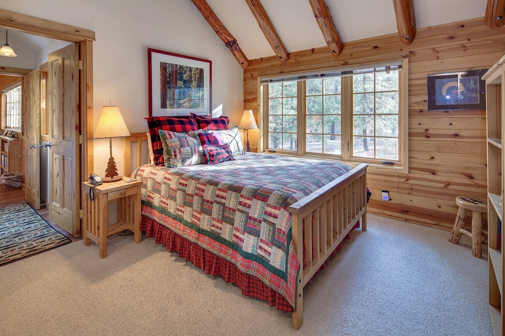 Diamond Peak 2 3 Bedroom Home