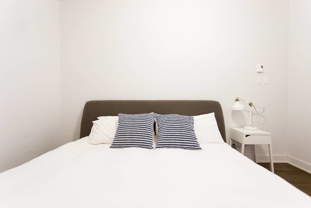 Huge Industrial Loft Near Mont-royal Metro - Image 3