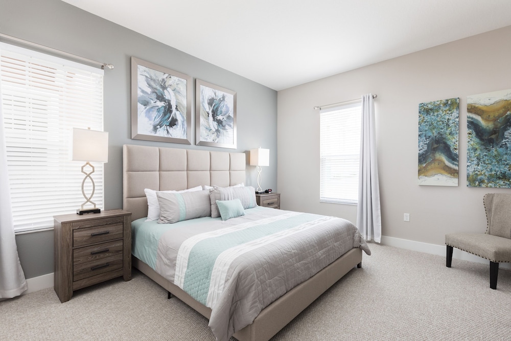 Summerville Vacation Homes by Columbia Management
