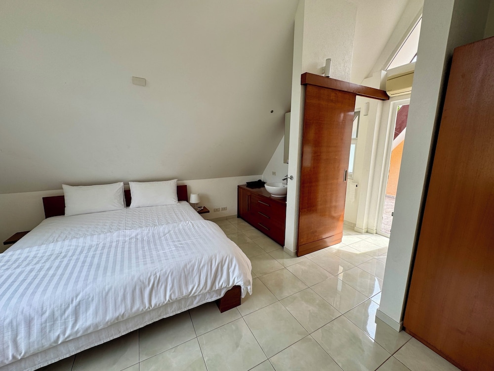 Siam Royal View Beachfront Villa by PSR