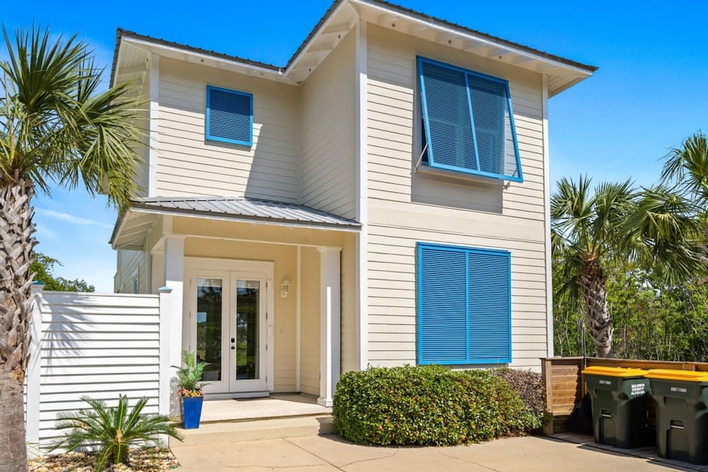Gulf Shores Hideaway Walk to Waves Pool Golf Views