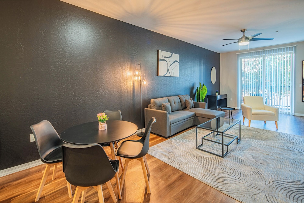 ROVE LIVING/KL - The Fredrick Tempe