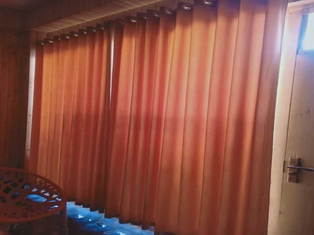 Room in Chalet - Woodridge Cottages Kalam