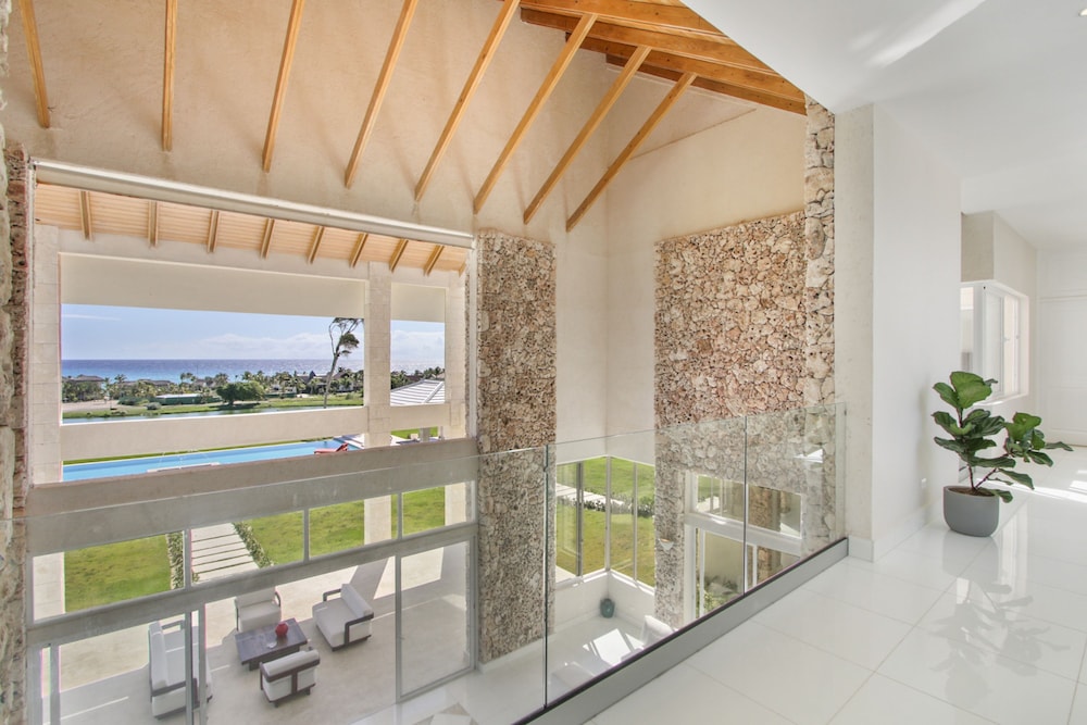 Stunning 6BR Villa With Ocean View in Cap Cana