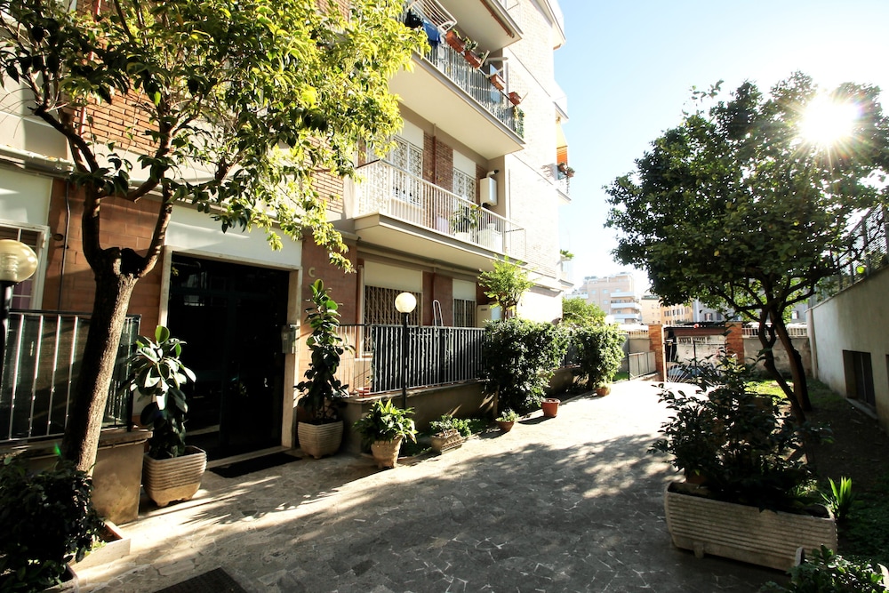 Wonder Apt with Garage