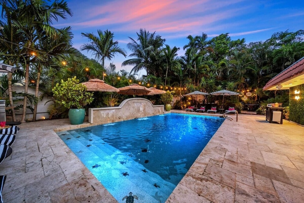 #1 Beach Estate Las Olas Beach Best Location