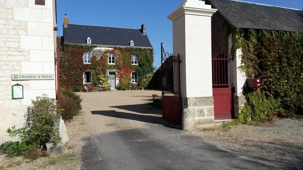 La Ferme des Berthiers view 4