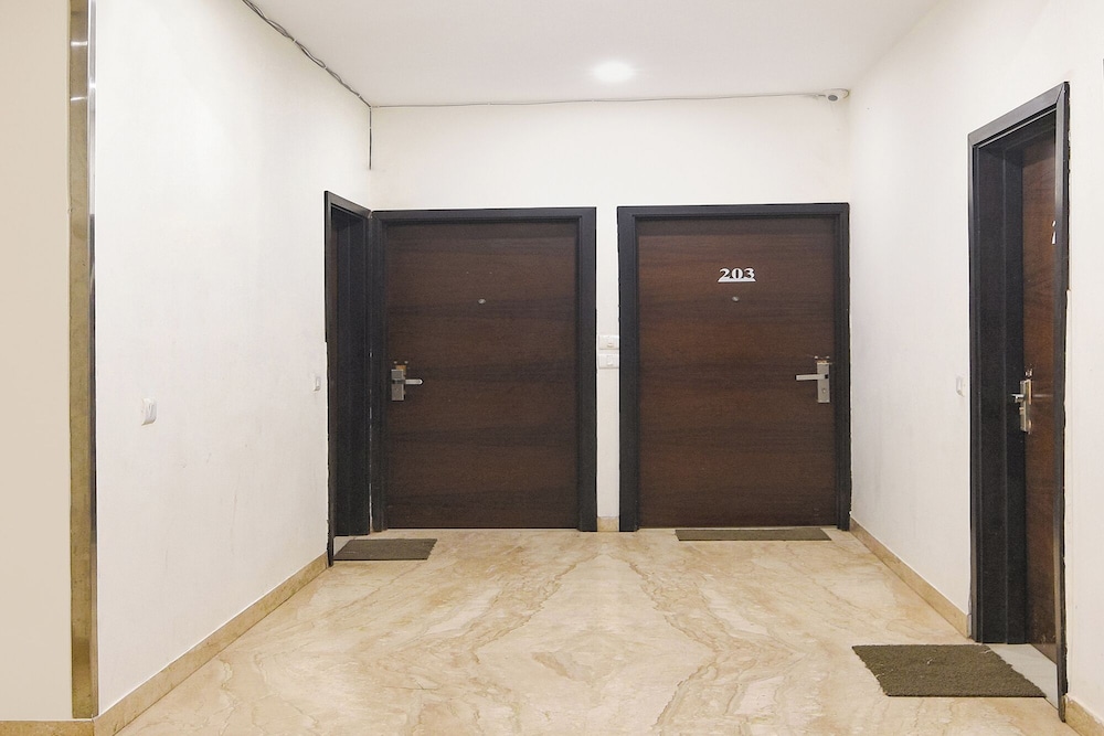 Fabhotel Monsella