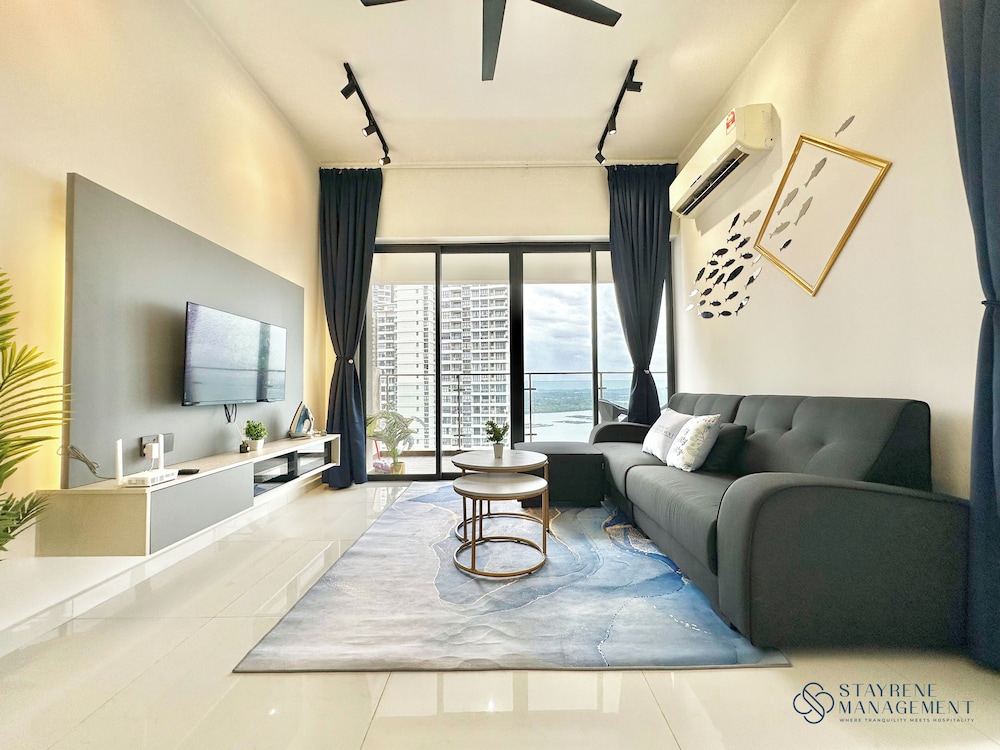 Country Garden Danga Bay Sea View Homestay by Stayrene