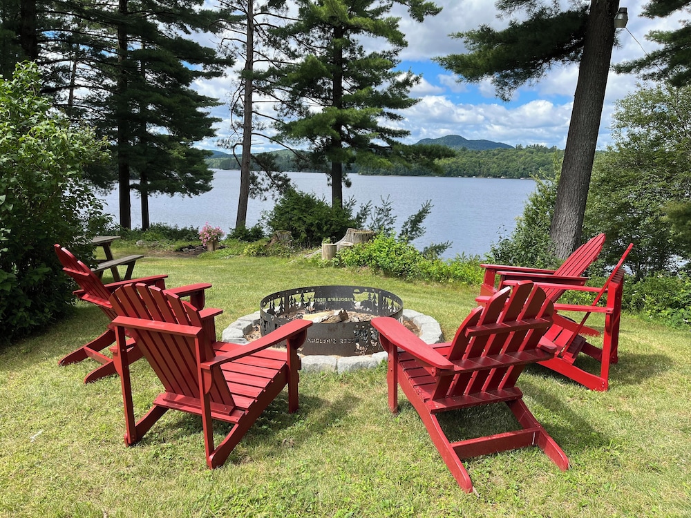 Paddler's Rest Lakeside Cabins and Hotel