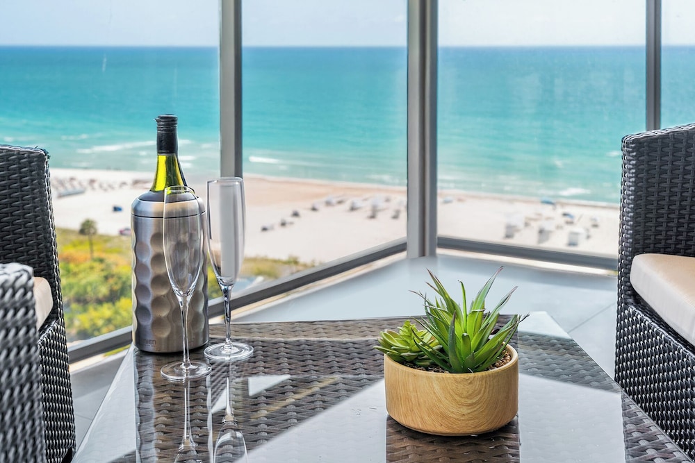 Luxury Vacation Rentals at The Setai by LRMB