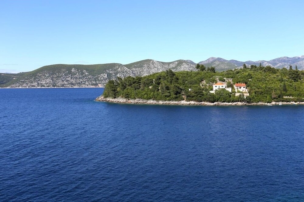 Ivo - 20m From the sea - A4 view 4