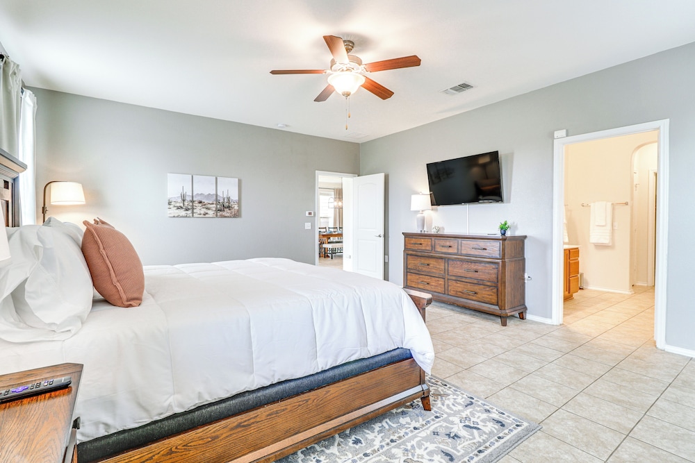10 Mi to Dtwn Austin: Family Home w/ Communal Pool