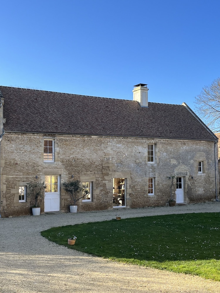 Les Granges Pelloquin view 5