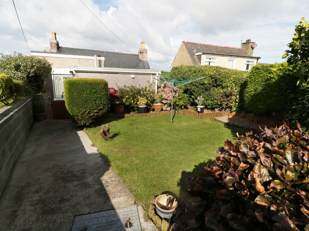 Trigfa Cottage view 3