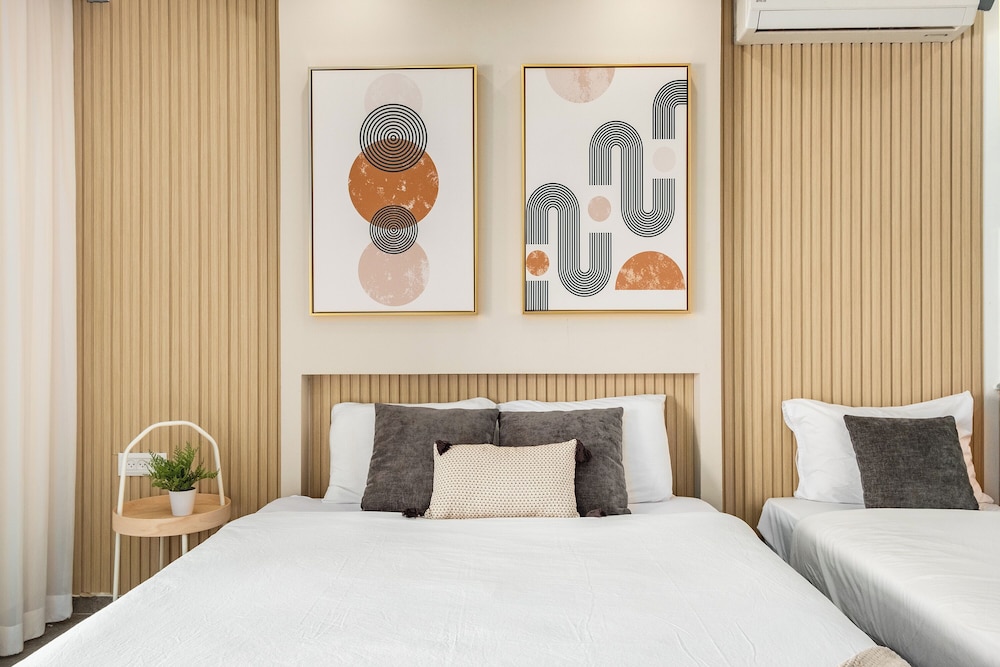 Royal Park Apt Resort by Sea N Rent