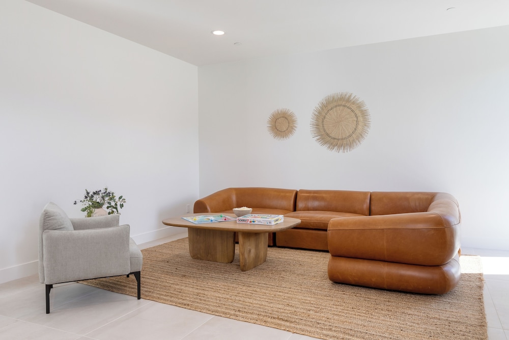 The Polo Villas by AvantStay – Modern Oasis Near Empire Polo Club