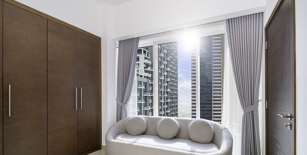LUX The West Wharf Canal View Suite