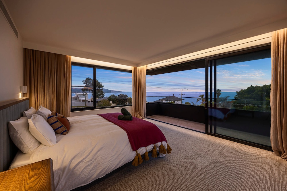 Blanc de Noir Luxe Grandeur Heated Pool and Spa