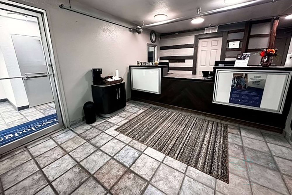 Studio City Suites, A Travelodge By Wyndham