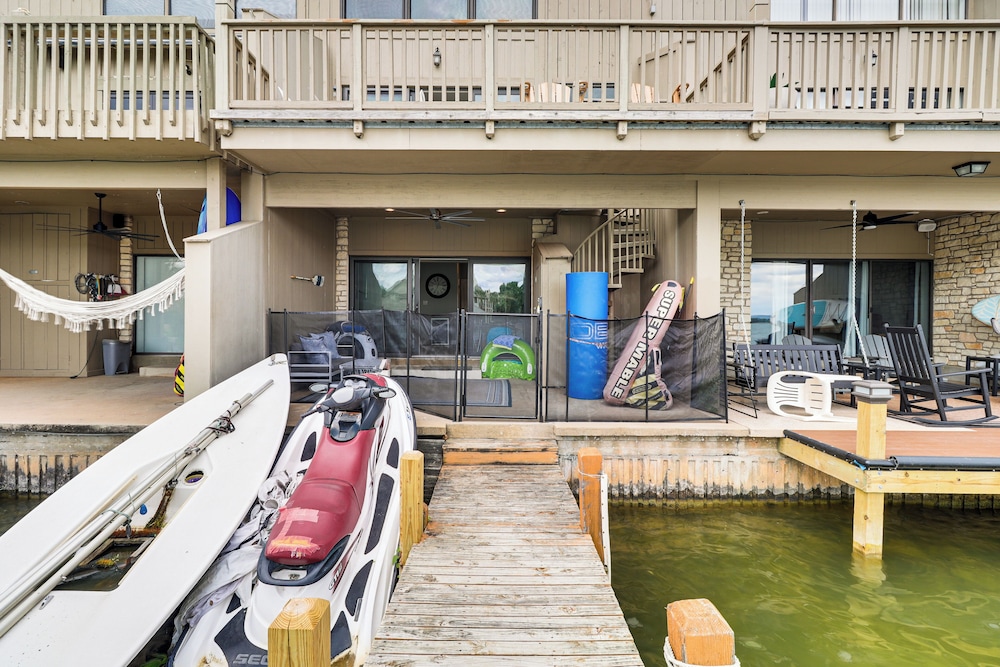 Private Boat Dock: Horseshoe Bay Lakefront Retreat