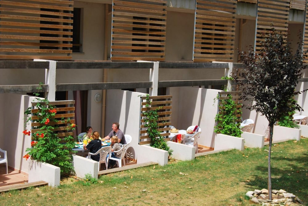 Lagrange Vacances La Closerie view 2