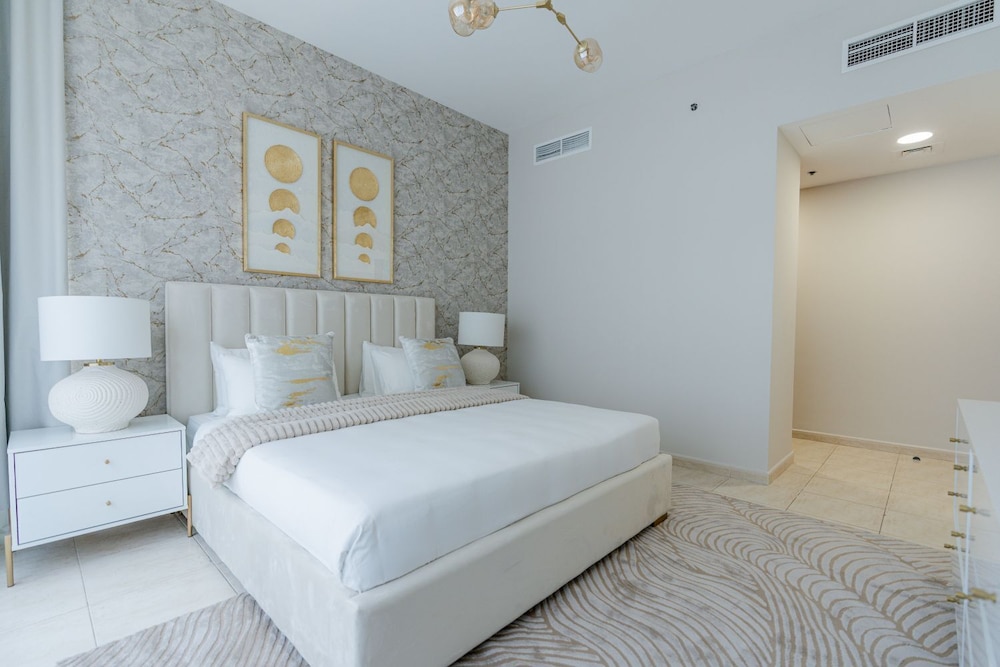 Iconic 2BR in Skycourt Dubailand
