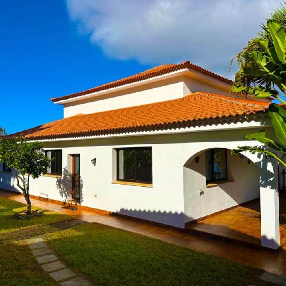 Villa in La Orotava 7 Bedrooms 1 bed 7 Baths