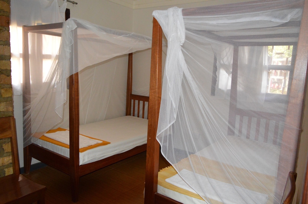 Colonial Residence