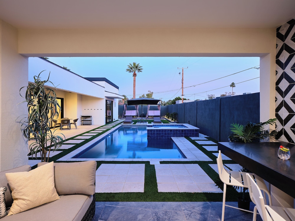 Havana - Walk to Old Town - Heated Pool & Spa