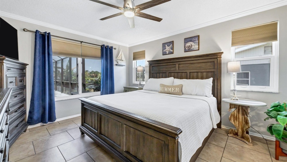 The Canal House Of Punta Gorda Isles, Pool, Pet Friendly, Kayaks, Bikes 3 Bedroom Home