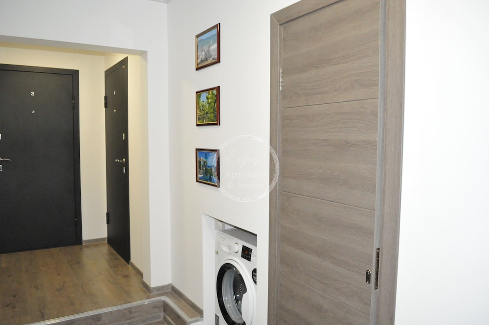 ENJOY! Apartments & Studios – Akvareli view 3