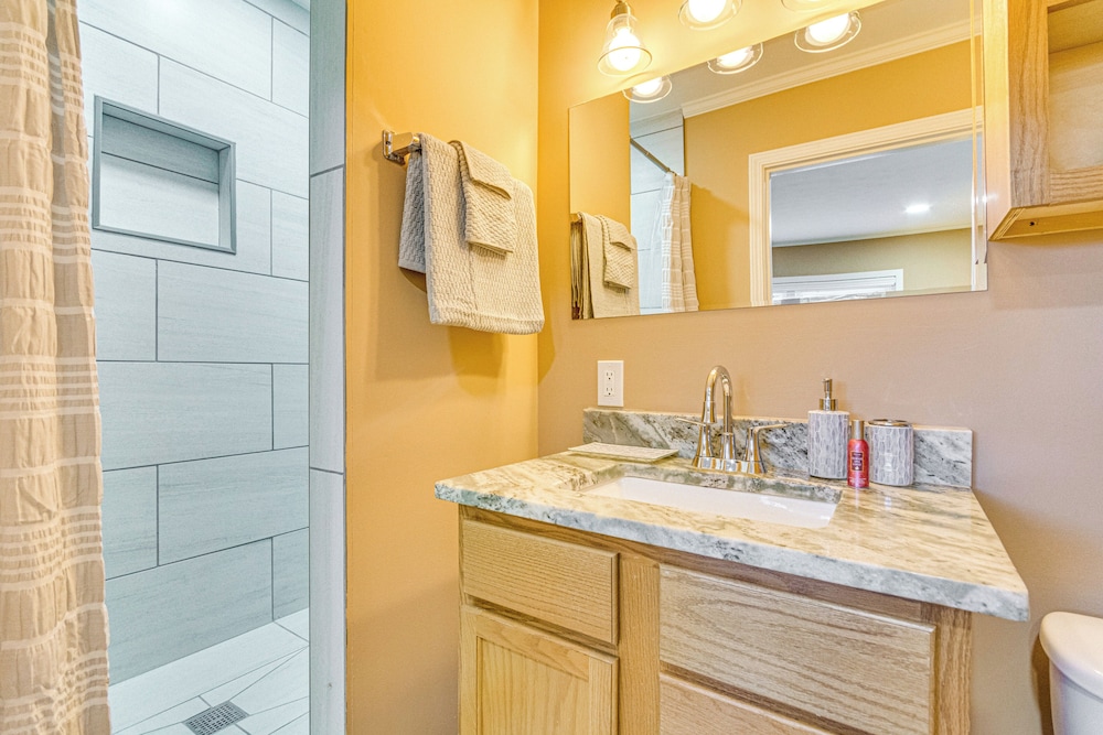 6 Mi to Dtwn: Charming Home in Little Rock