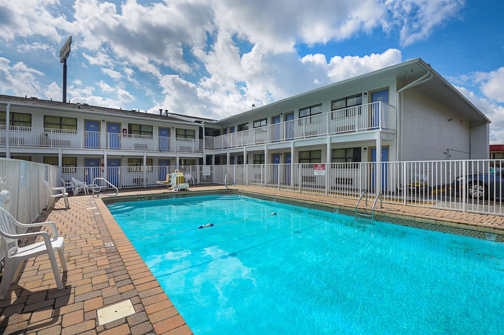 Chattanooga Vacations - Motel 6 Chattanooga, TN - Property Image 12