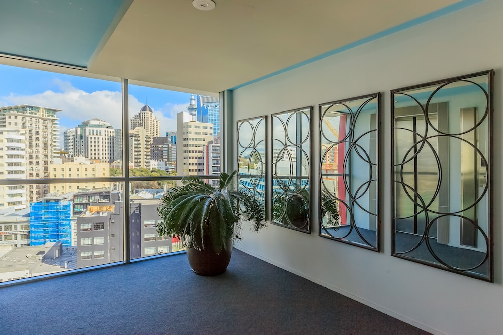 Penthouse With Balcony And Panorama View