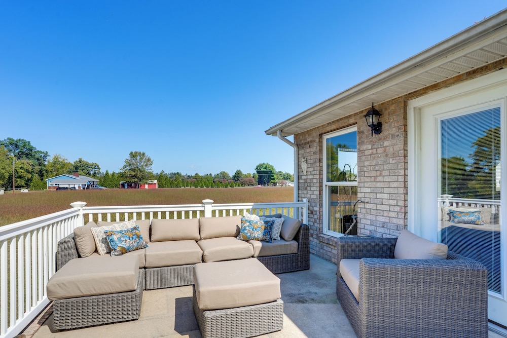 Shenandoah Valley Riverside Retreat Near Wineries