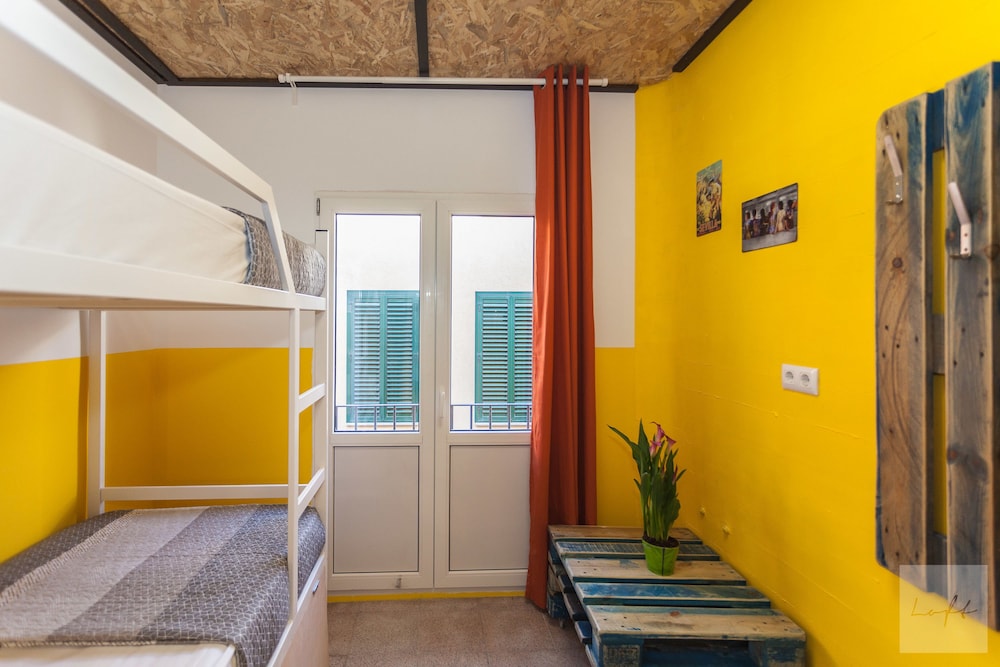 LOFT HOSTAL Group 72