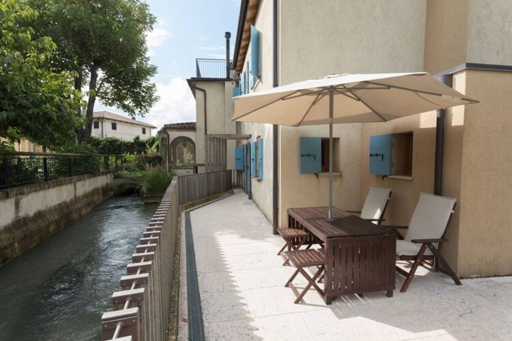 Modern Accommodation, Just Renovated, Private Garden, Wifi, Near Treviso view 3
