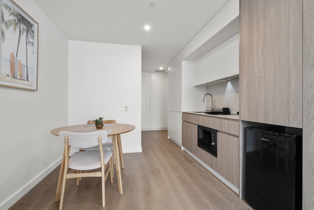 Chic Studio Stay Near Cafes and Coastline