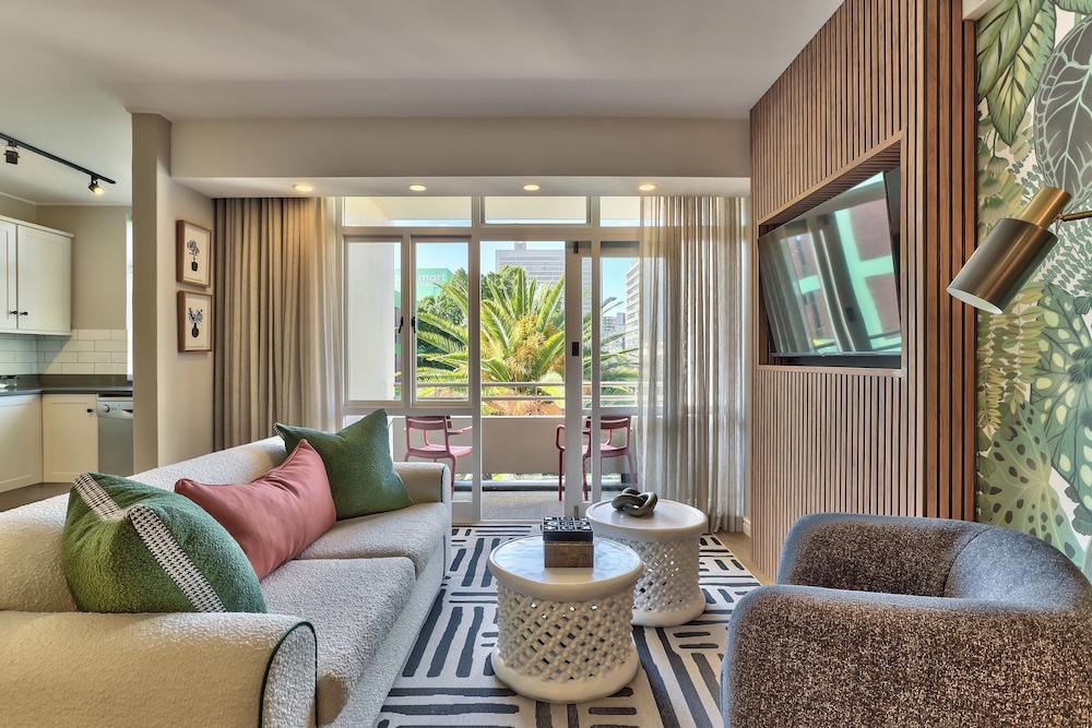 437 St Martini Gardens