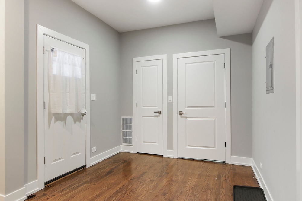 3BR Well-Furnished Apt - Kedzie 3F - Image 1