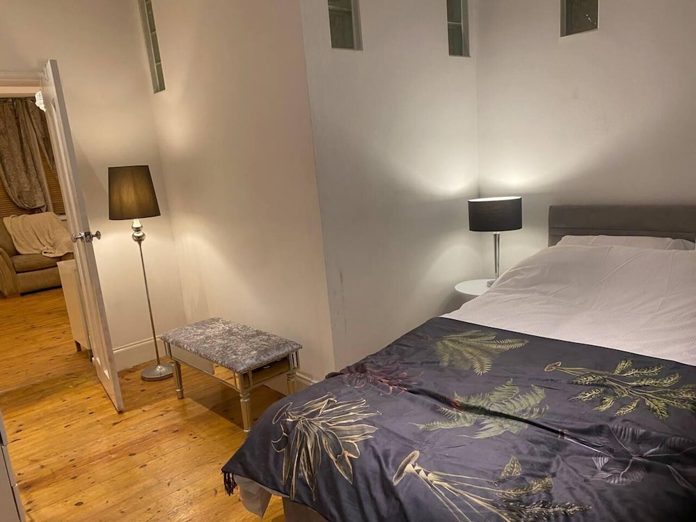 Stunning 2-bed Pet Friendly Apartment in Gateshead