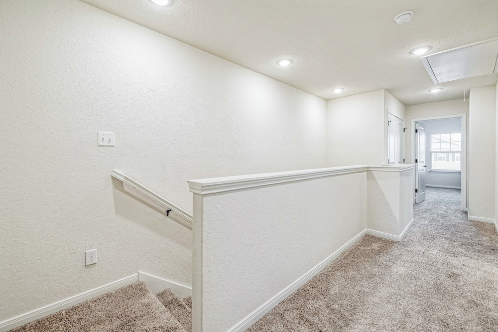 Modern 3br In Gated Community Near Jbsa & Seaworld 3 Bedroom Duplex